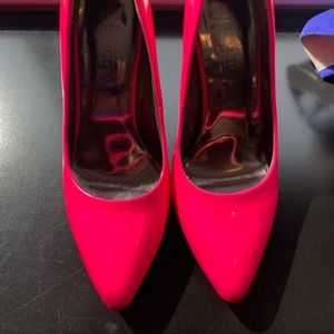 Neon pink Charles Albert Pumps